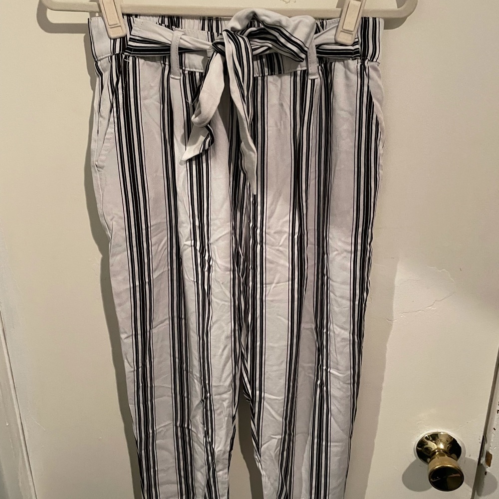 Women’s paper bag pants